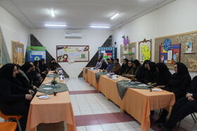 برگزاری آیین بزرگداشت ولادت حضرت فاطمه‌ زهرا (س) و تجلیل از بانوان همکار و تقدیر از همکاران حوزه معاونت مالی در مجتمع کانون استان