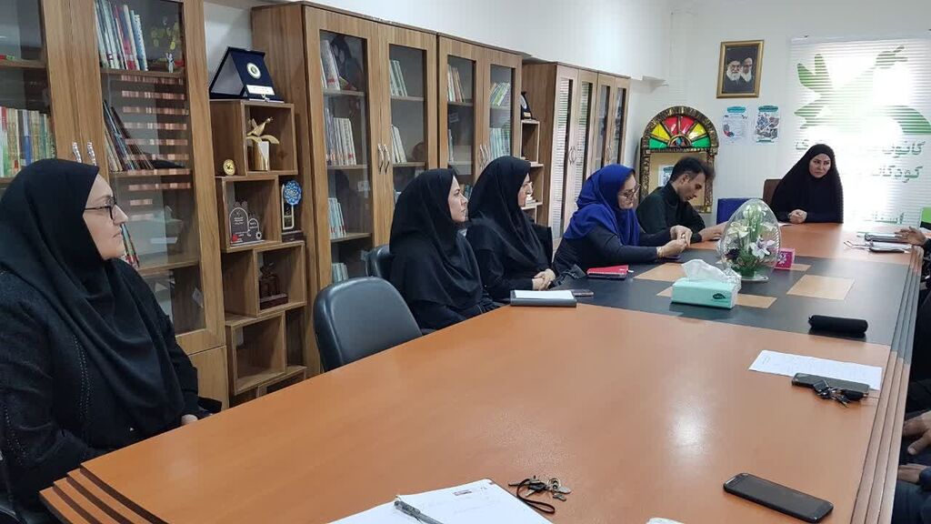 نشست هماهنگی اجرای بخش استانی جشنواره قصهگویی کانون کرمانشاه