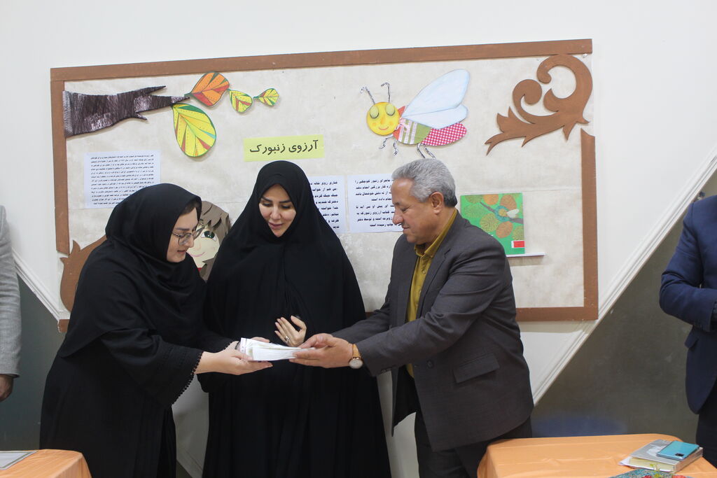 برگزاری آیین بزرگداشت ولادت حضرت فاطمه‌ زهرا (س) و تجلیل از بانوان همکار و تقدیر از همکاران حوزه معاونت مالی در مجتمع کانون استان