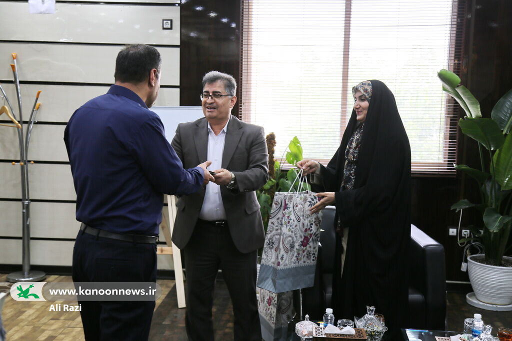 تقدیر مدیرکل کانون از مجموعه آموزشوپرورش استان بوشهر