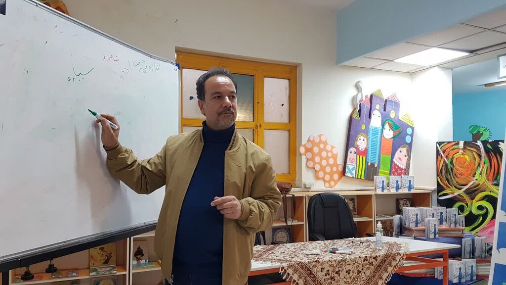 نشست دوپنجره در کانون کرمانشاه با حضور غلام‌رضا بکتاش شاعر و نویسنده بنام