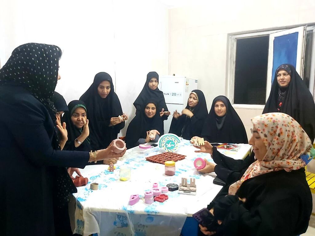 استمرار امداد فرهنگی و علمی به جزیره سیری