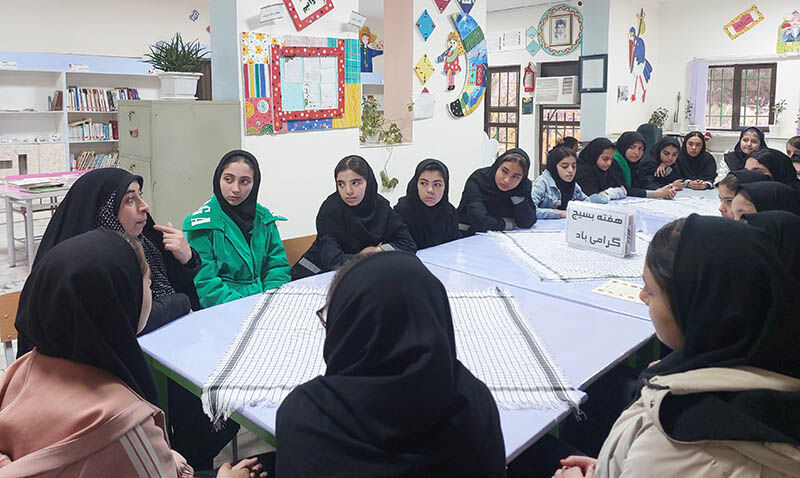 اجرای ویژهبرنامههای فرهنگی و هنری مراکز کانون استان اردبیل به مناسبت هفته بسیج