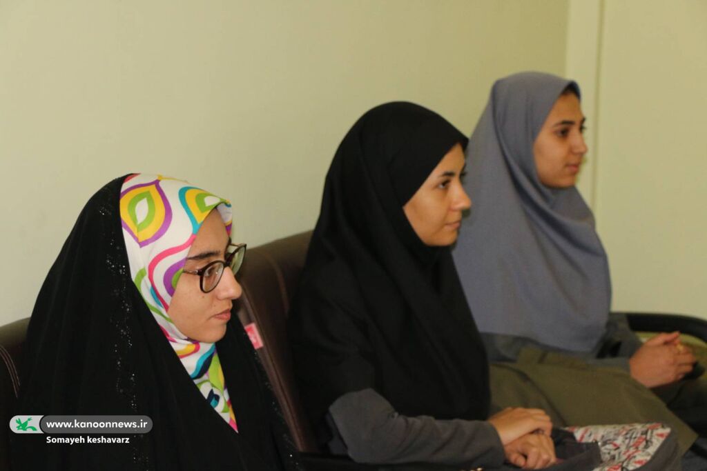 نشست دانشجومعلمان با کارشناس آفرینشهای ادبی استان فارس