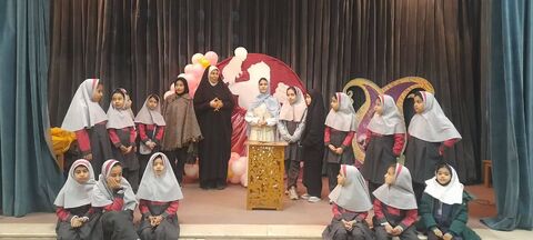 شکوفه‌های شادمانی؛ پویش ساخت تسبیح به  مناسبت میلاد حضرت فاطمه‌زهرا(س) در مراکز کانون استان اصفهان