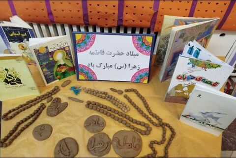 شکوفه‌های شادمانی؛ پویش ساخت تسبیح به  مناسبت میلاد حضرت فاطمه‌زهرا(س) در مراکز کانون استان اصفهان