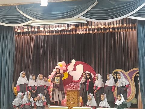 شکوفه‌های شادمانی؛ پویش ساخت تسبیح به  مناسبت میلاد حضرت فاطمه‌زهرا(س) در مراکز کانون استان اصفهان