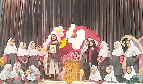 شکوفه‌های شادمانی؛ پویش ساخت تسبیح به  مناسبت میلاد حضرت فاطمه‌زهرا(س) در مراکز کانون استان اصفهان