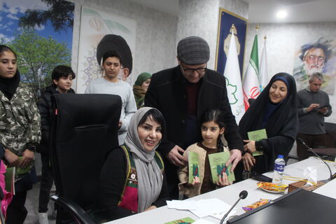 نشست ادبی «دو پنجره» با حضور افسانه شعبان نژاد در تبریز