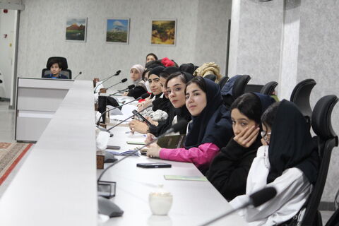 نشست ادبی «دو پنجره» با حضور افسانه شعبان نژاد در تبریز