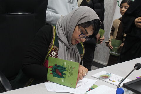 نشست ادبی «دو پنجره» با حضور افسانه شعبان نژاد در تبریز