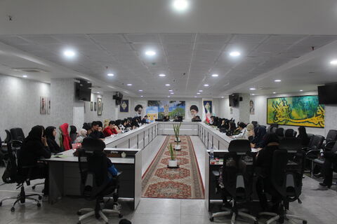 نشست ادبی «دو پنجره» با حضور افسانه شعبان نژاد در تبریز