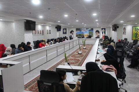 نشست ادبی «دو پنجره» با حضور افسانه شعبان نژاد در تبریز