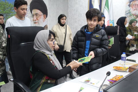 نشست ادبی «دو پنجره» با حضور افسانه شعبان نژاد در تبریز