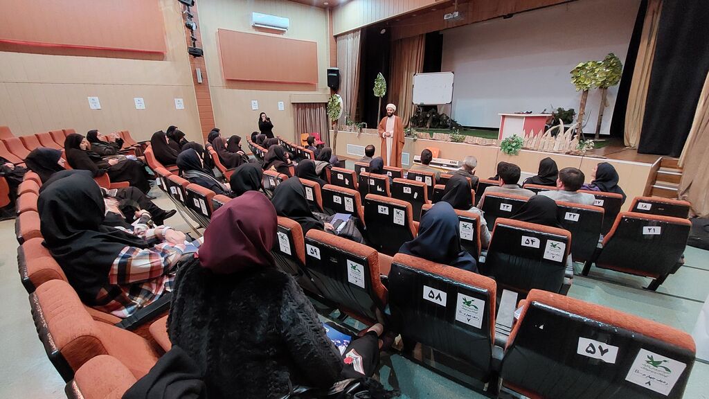 برگزاری کارگاه آموزش تخصصی تربیت مربی سرود به مناسبت هفته پژوهش در زنجان