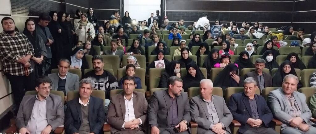 نقشآفرینی اعضای مرکز هرسین در آیین تجلیل از زنان اثرگذار