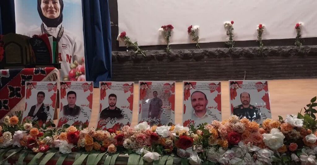 نقش‌آفرینی اعضای مرکز هرسین در آیین تجلیل از زنان اثرگذار