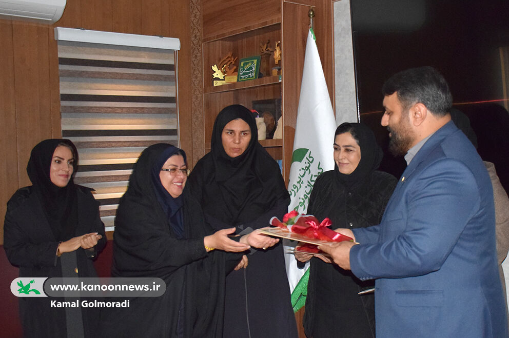 تجلیل از بانوان کانون لرستان به مناسبت ولادت حضرت فاطمه زهرا(س)