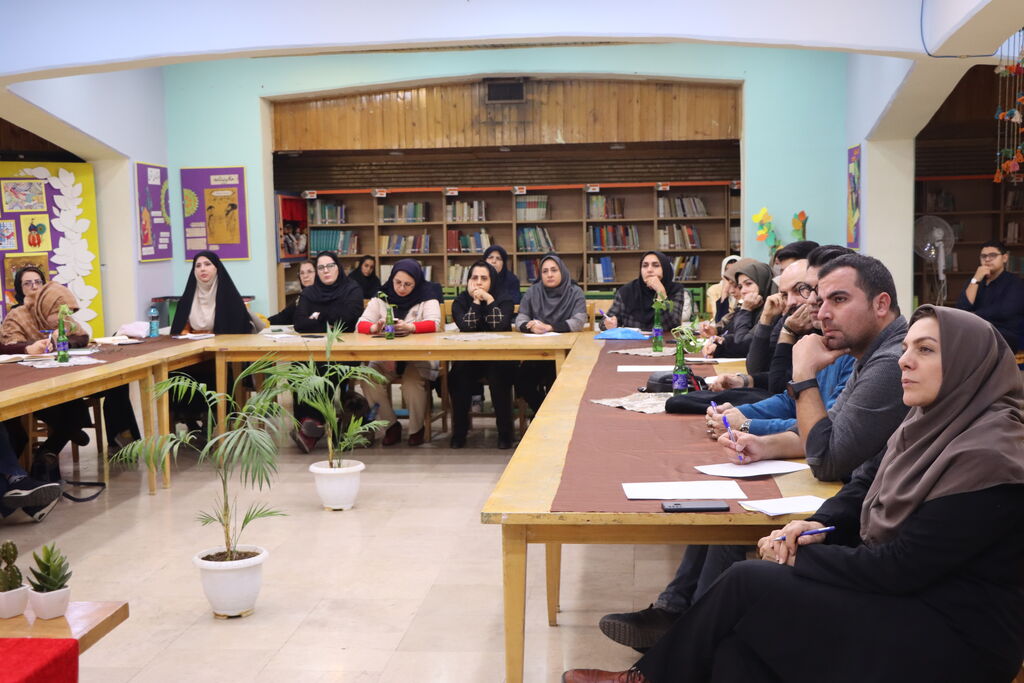 قصه گویان استان تهران با مرزهای قصه گویی و نمایش آشنا شدند