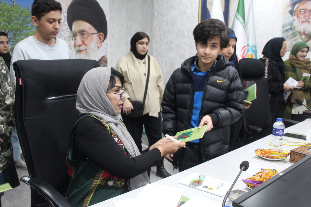 «یک شعر بی طاقت» در تبریز نقد شد