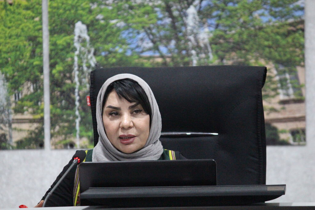 «دو پنجره»؛ نشستی برای نقد و تجربههای ادبی نوجوانان مراکز کانون استان