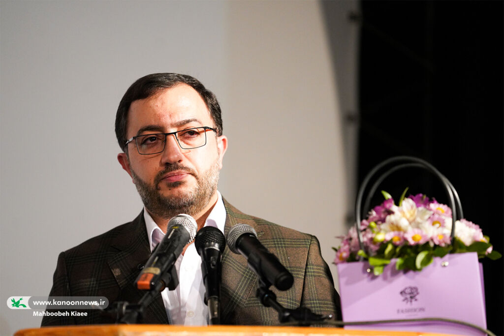 زن را سرمایه و فرهنگ می‌دانیم