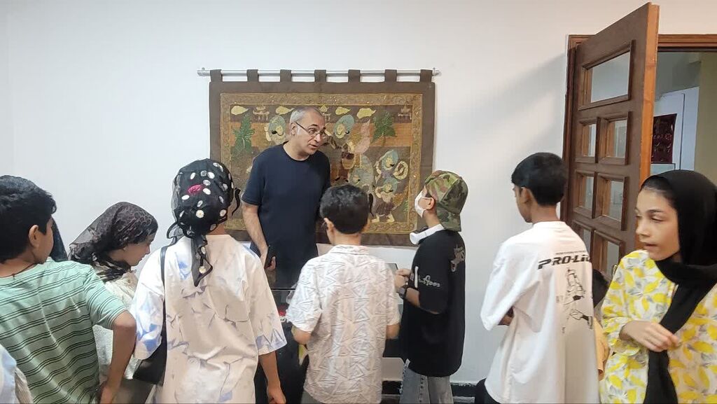 بازدید اعضا و مربیان کانون بندرعباس از موزه سیار