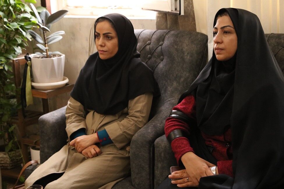 دیدار مدیرکل کانون استان کرمان با مادر شهید نوجوان محمد طاقدیری