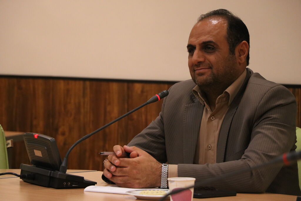 مدیرکل کانون استان کرمان به مناسبت ولادت حضرت زهرا(س) و روز مقام مادر و زن پیامی صادر کرد برنامههای تابستانی کانون پرورش فکری کرمان تشریح کرد