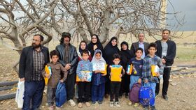 اهدای بسته فرهنگی به کودکان مدارس عشایری هلیلان