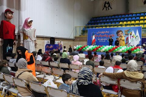 کودکان در نمایشگاه اسباب بازی_مرکزی