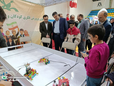 بازدید مدیرعامل کانون از رویداد استانی بازی و اسباب‌بازی در اراک