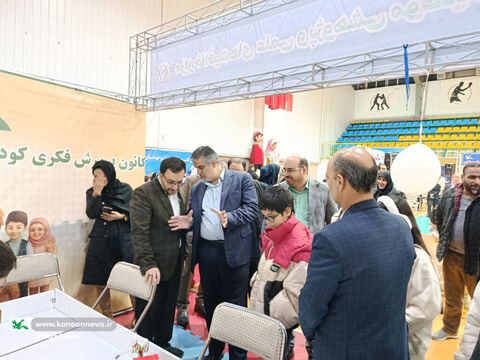 بازدید مدیرعامل کانون از رویداد استانی بازی و اسباب‌بازی در اراک