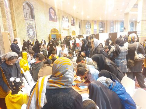 ایستگاه نقاشی کانون درمصلای ایلام به مناسبت میلاد حضرت زهرا (س)