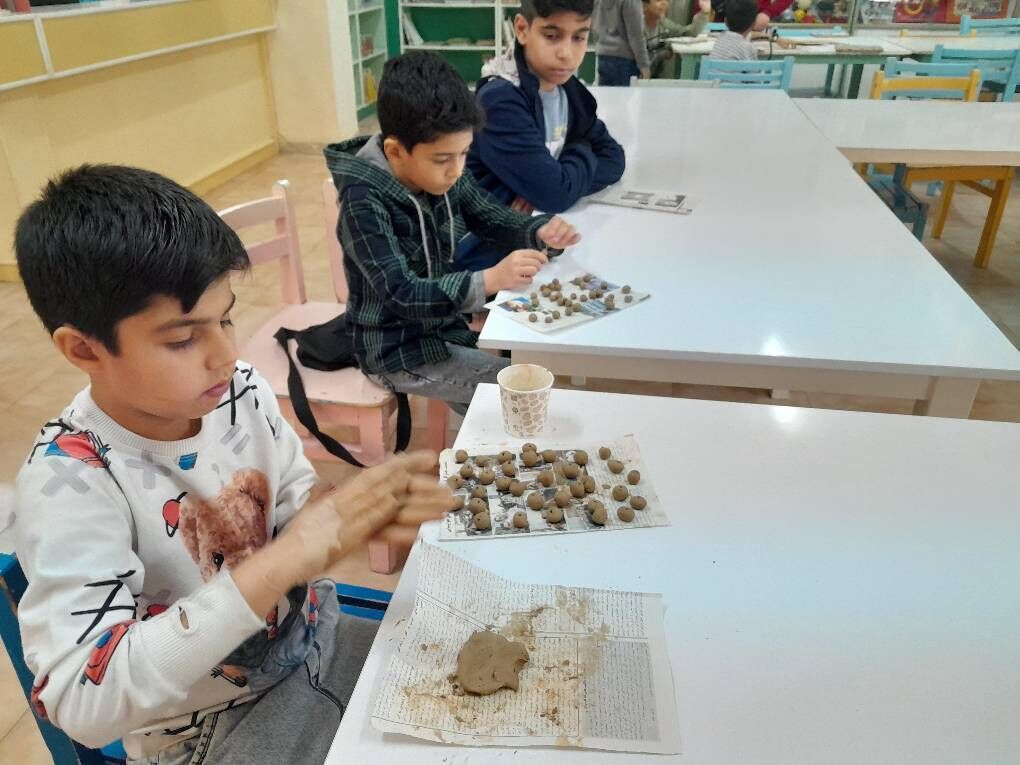 کانون مرکز لارستان جشن میلادحضرت زهرا(س)
را به کلاس زندگی و خلاقیت تبدیل کرد