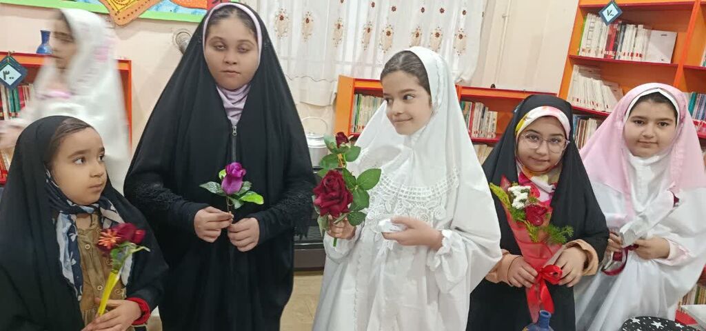 بازگشایی نمایشگاه پویش ملی «تسبیح» و صنایع دستی والدین مرکز کنگاور