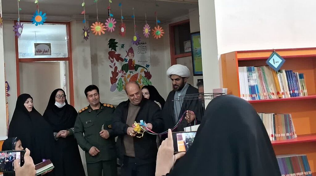 بازگشایی نمایشگاه پویش ملی «تسبیح» و صنایع دستی والدین مرکز کنگاور