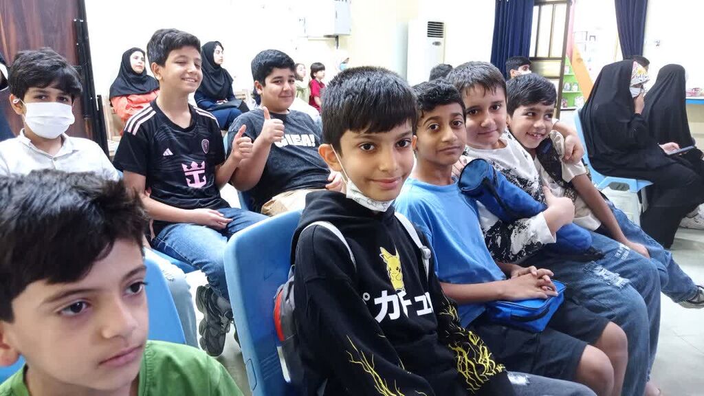 برگزاری ویژه برنامه گرامیداشت روز زن و مقام مادر در مرکز گلشهر بندرعباس