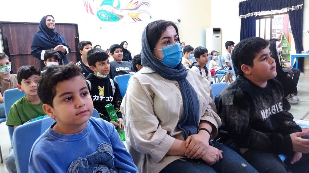 برگزاری ویژه برنامه گرامیداشت روز زن و مقام مادر در مرکز گلشهر بندرعباس