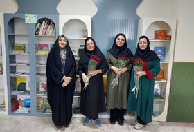 تقدیر مدیرکل کانون استان بوشهر از بانوان شاغل در کانون