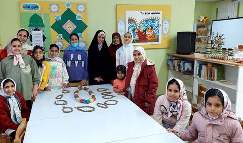 شکوفه‌های شادمانی؛ پویش ساخت تسبیح به مناسبت میلاد حضرت فاطمه‌زهرا(س) در مراکز کانون استان اصفهان/ قسمت دوم