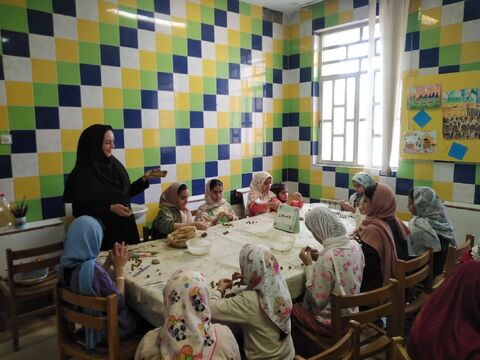 شکوفه‌های شادمانی؛ پویش ساخت تسبیح به مناسبت میلاد حضرت فاطمه‌زهرا(س) در مراکز کانون استان اصفهان/ قسمت دوم