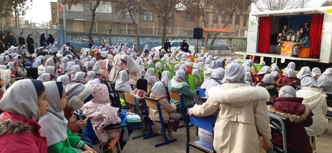 گزارش تصویری2/ اجرای نمایش تماشاخانه‌های سیار کانون در شهرها و روستاهای همدان