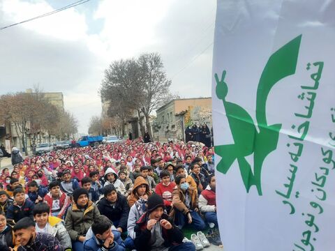 گزارش تصویری2/ اجرای نمایش تماشاخانه‌های سیار کانون در شهرها و روستاهای همدان