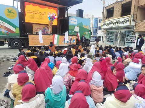 گزارش تصویری2/ اجرای نمایش تماشاخانه‌های سیار کانون در شهرها و روستاهای همدان