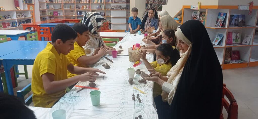 برگزاری گرامیداشت روز زن و مادر در مراکز کانون هرمزگان