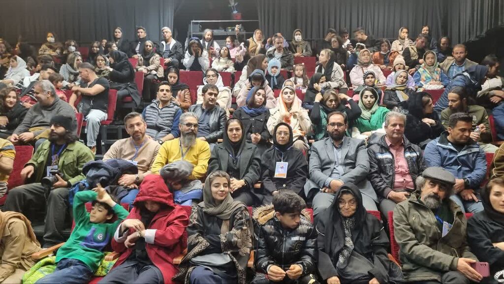 سنگ تمام کانون پرورش فکری همدان در ۳۰ امین جشنواره تئاتر کودک