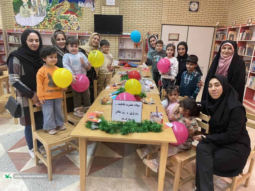اجرای برنامههای فرهنگی و دینی ویژه میلاد حضرت فاطمه زهرا(س) و روز مادر در مرکز مجتمع کانون زنجان