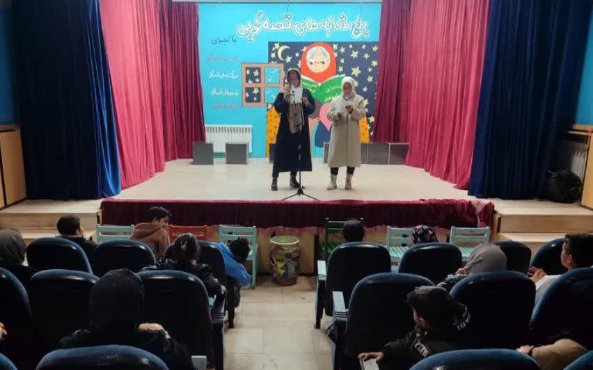 مرکز روانسر آیین کهن قصهگویی را با یاد مادران پیوند زد