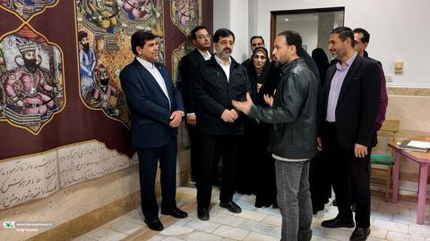 بازدید استاندار قم از رویداد مادرانه و دخترانه «شاددُخت»